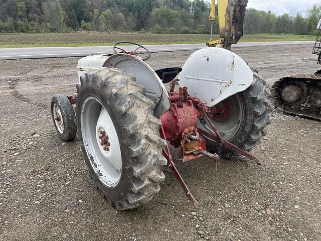 Image of Ford 8N equipment image 3