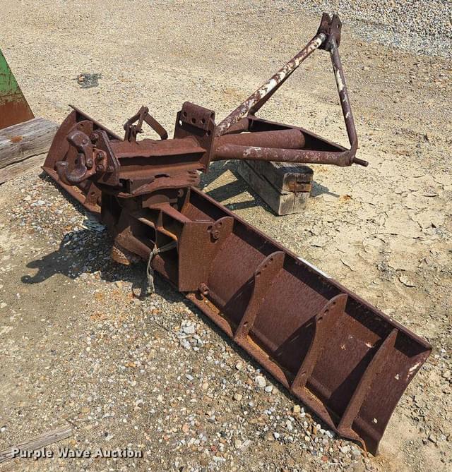 Image of Ford 716 equipment image 3