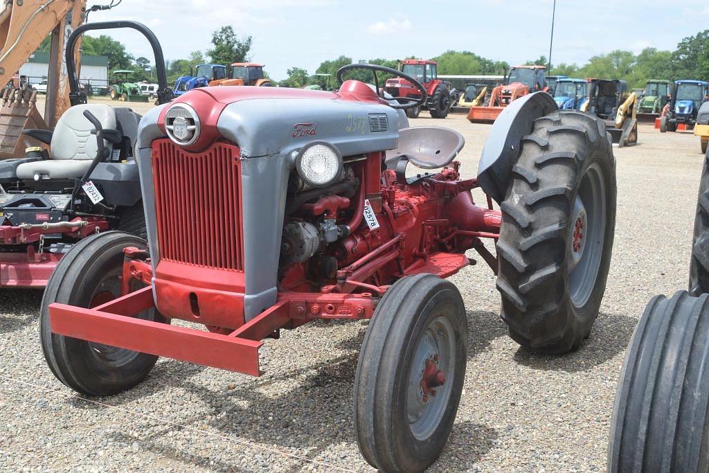 Image of Ford 800 Primary image