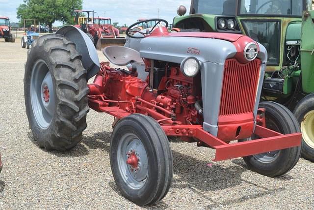Image of Ford 800 equipment image 3