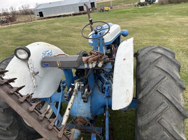Image of Ford 800 equipment image 4