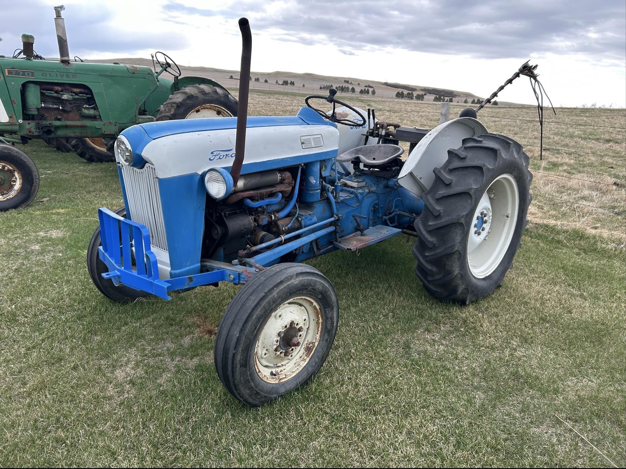Ford 800 Equipment Image0