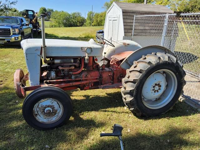 Image of Ford 800 equipment image 1