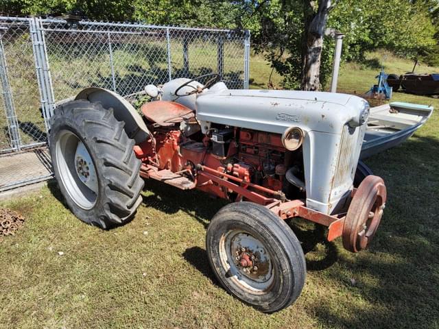 Image of Ford 800 equipment image 3