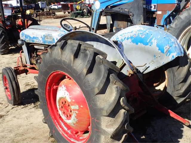 Image of Ford 800 equipment image 3