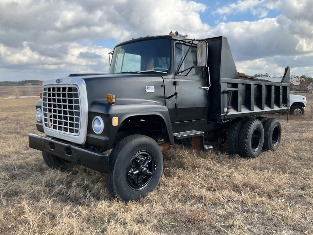 Image of Ford 800 Primary image