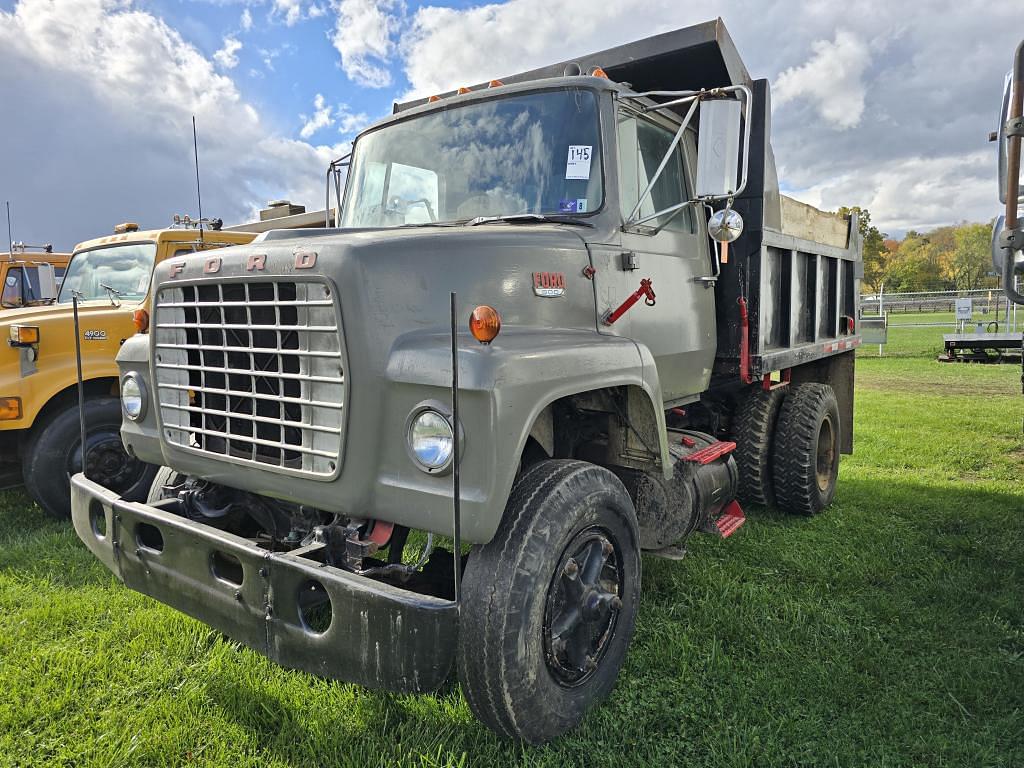 Image of Ford F-800 Primary image