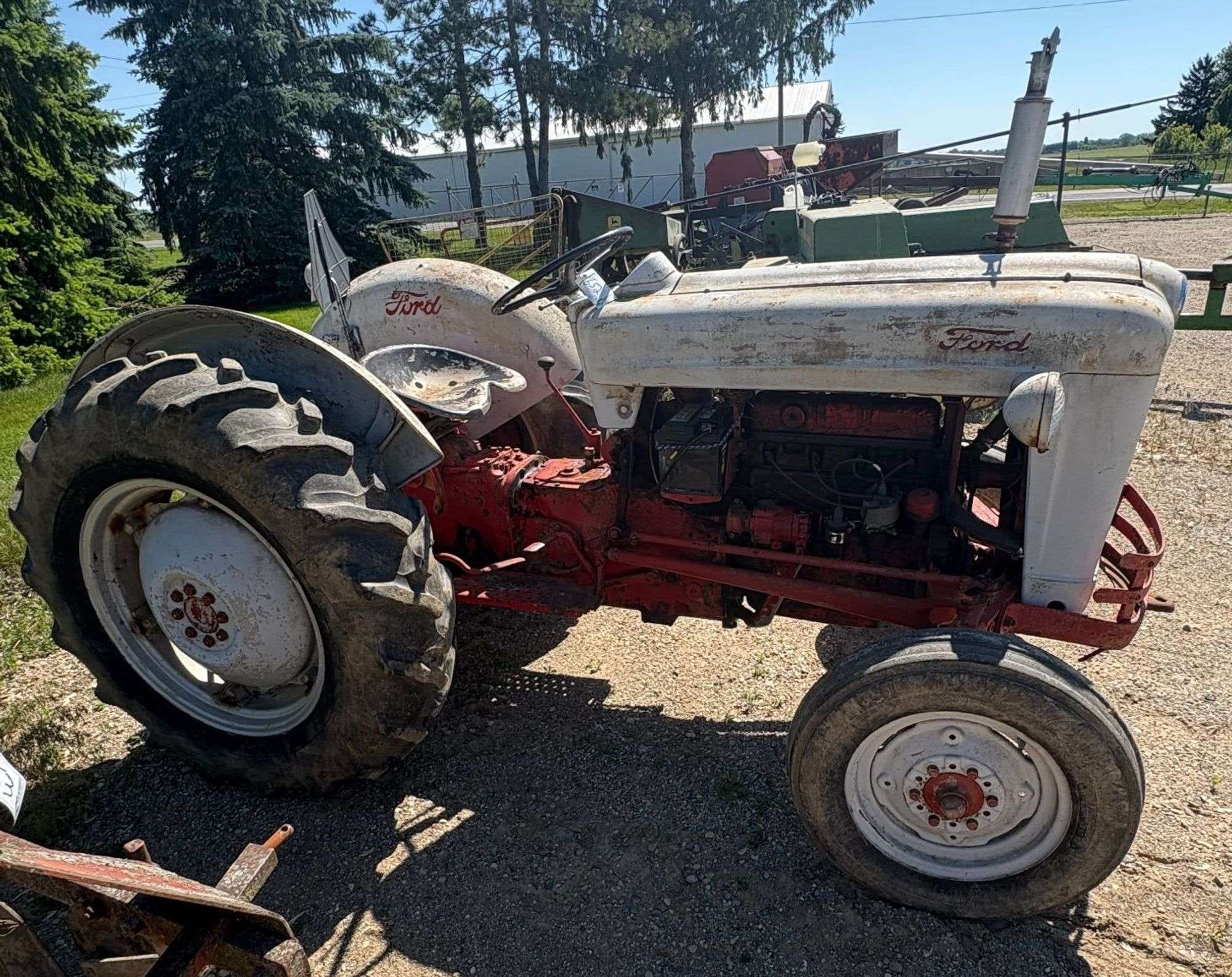 Ford 800 Equipment Image0