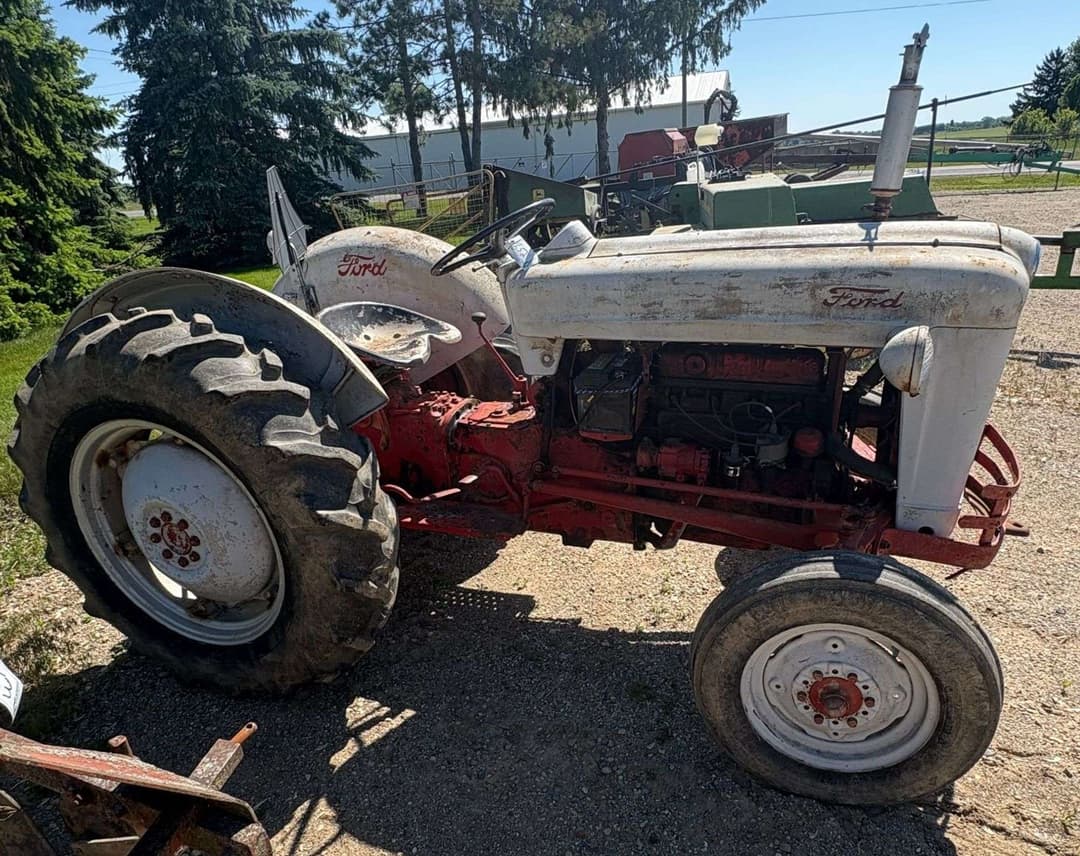 Image of Ford 800 Primary image