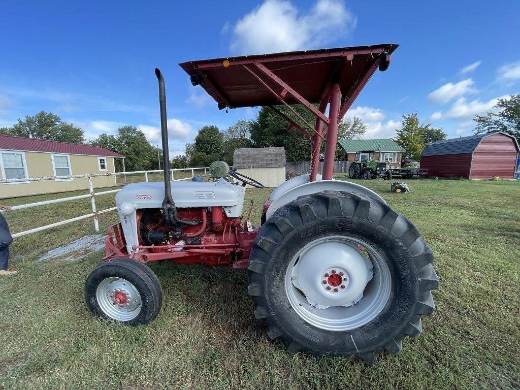 Image of Ford 800 Primary image