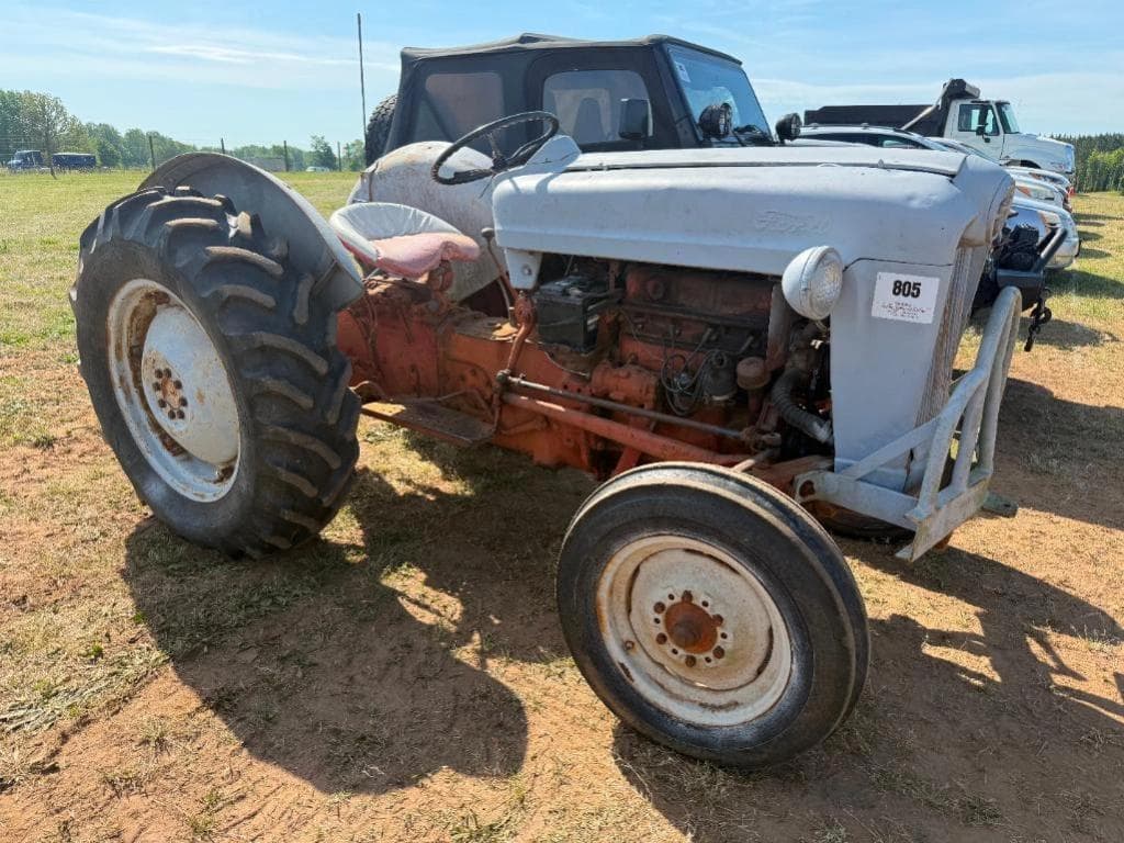 Image of Ford 800 Primary image