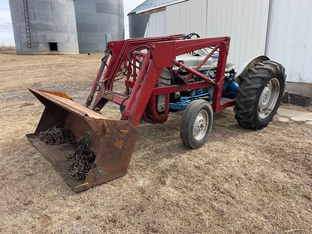 Image of Ford 800 Primary image