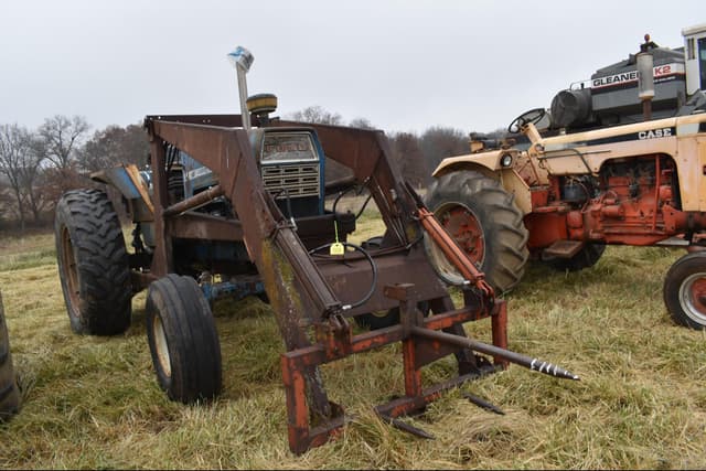 Image of Ford 8000 equipment image 2