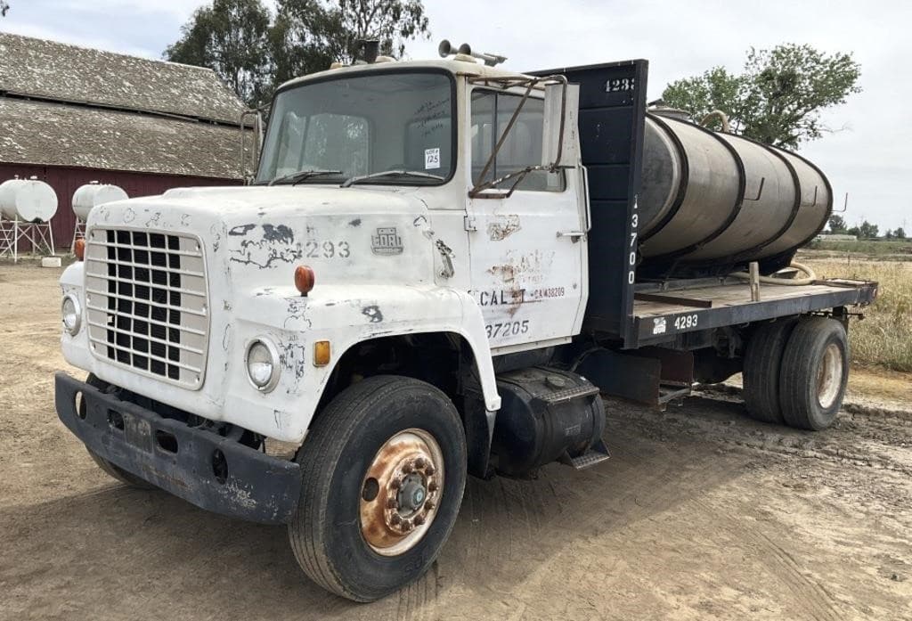 Image of Ford 8000 Primary image