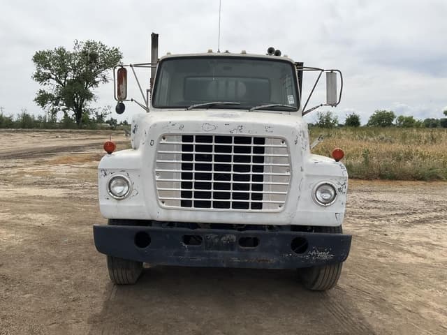 Image of Ford 8000 equipment image 1