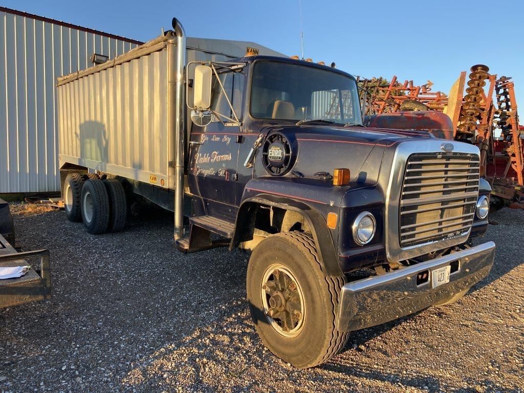 Ford F-8000 Equipment Image0