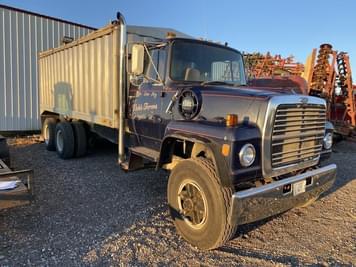 Main image Ford F-8000