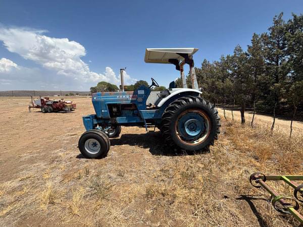 Image of Ford 8000 equipment image 4