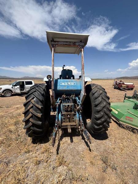 Image of Ford 8000 equipment image 3