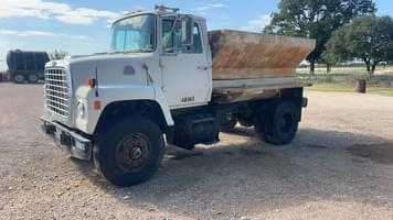 Main image Ford F-8000