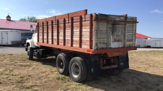 Image of Ford 8000 equipment image 4