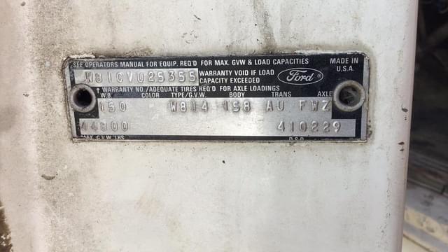 Image of Ford 8000 equipment image 3