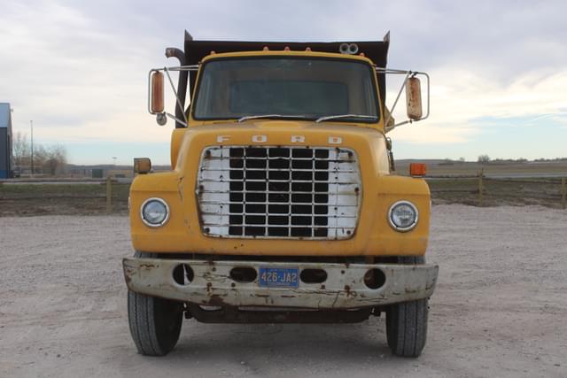 Image of Ford 8000 equipment image 2