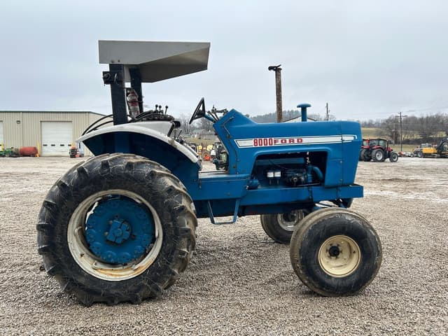Image of Ford 8000 equipment image 4