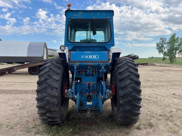 Image of Ford 8000 equipment image 4