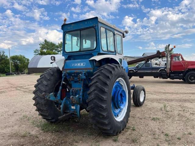 Image of Ford 8000 equipment image 3