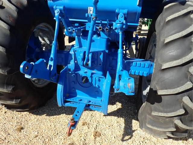 Image of Ford 8000 equipment image 3