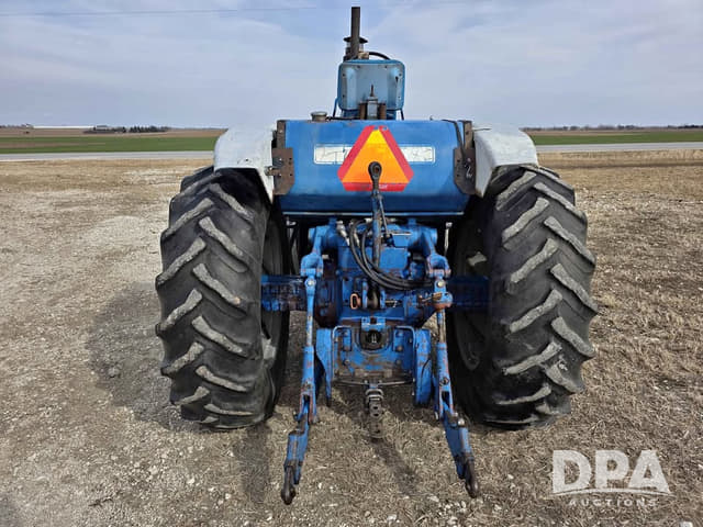 Image of Ford 8000 equipment image 3