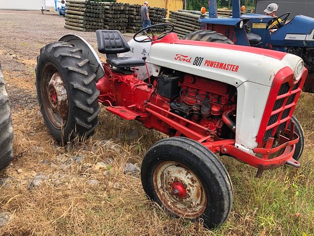Image of Ford 801 equipment image 2