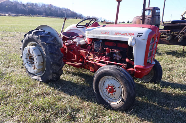 Image of Ford 801 equipment image 2