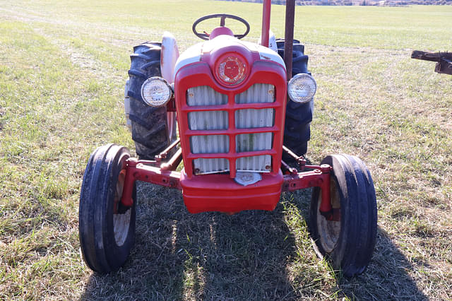 Image of Ford 801 equipment image 1