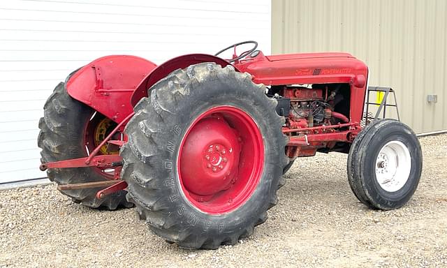 Image of Ford 801 equipment image 4