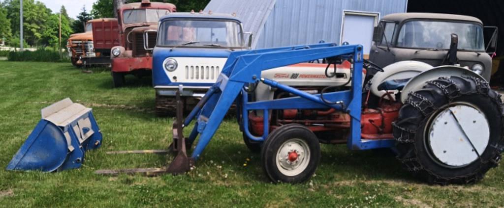 Image of Ford 801 Primary image