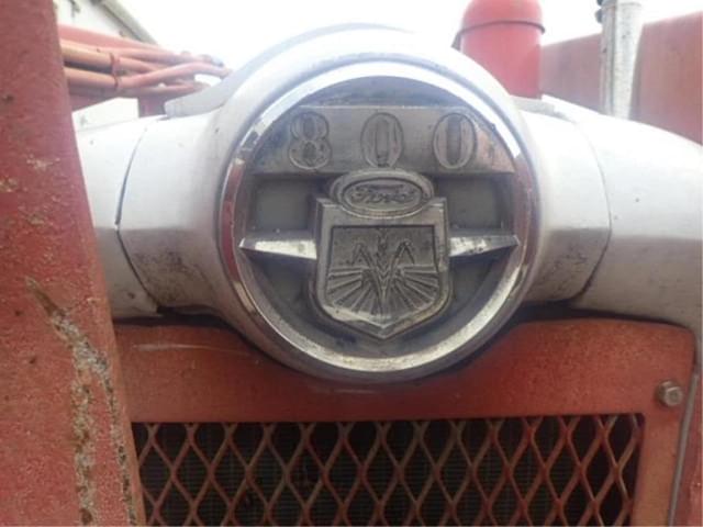 Image of Ford 801 equipment image 3