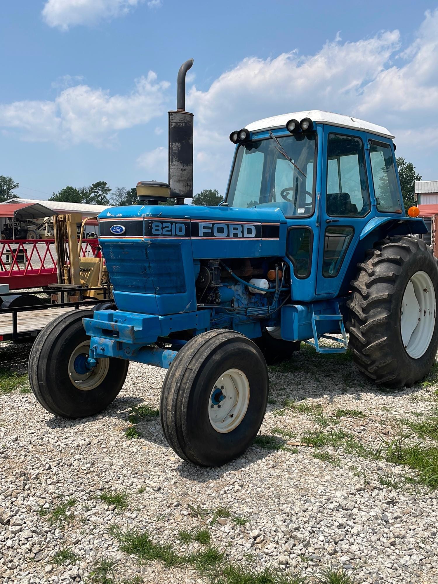 Main image Ford 8210