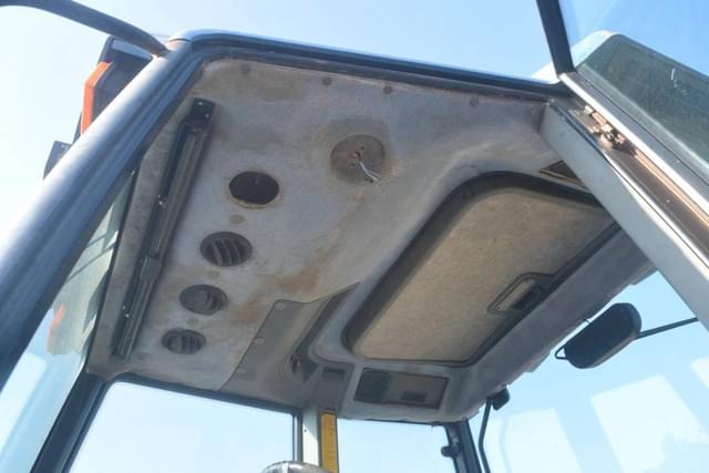 Image of Ford 8240 equipment image 4