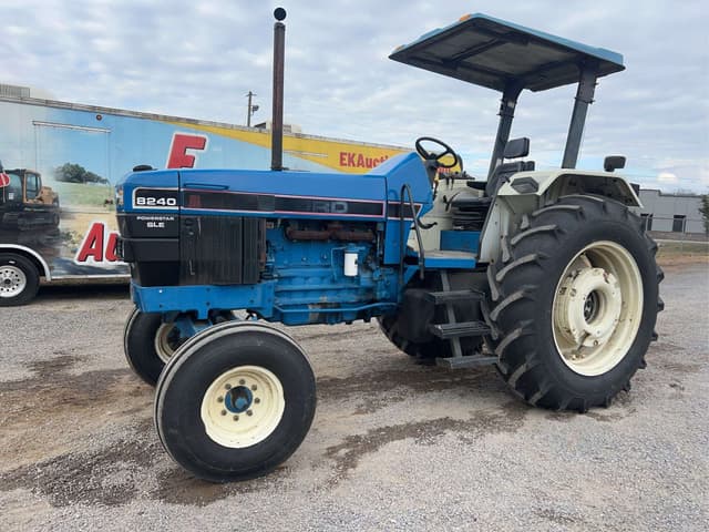 Image of Ford 8240 equipment image 2