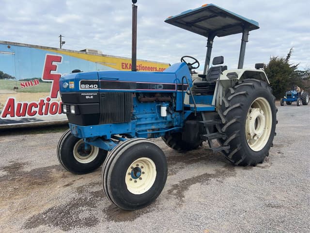 Image of Ford 8240 equipment image 3