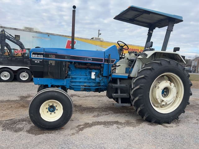 Image of Ford 8240 equipment image 1