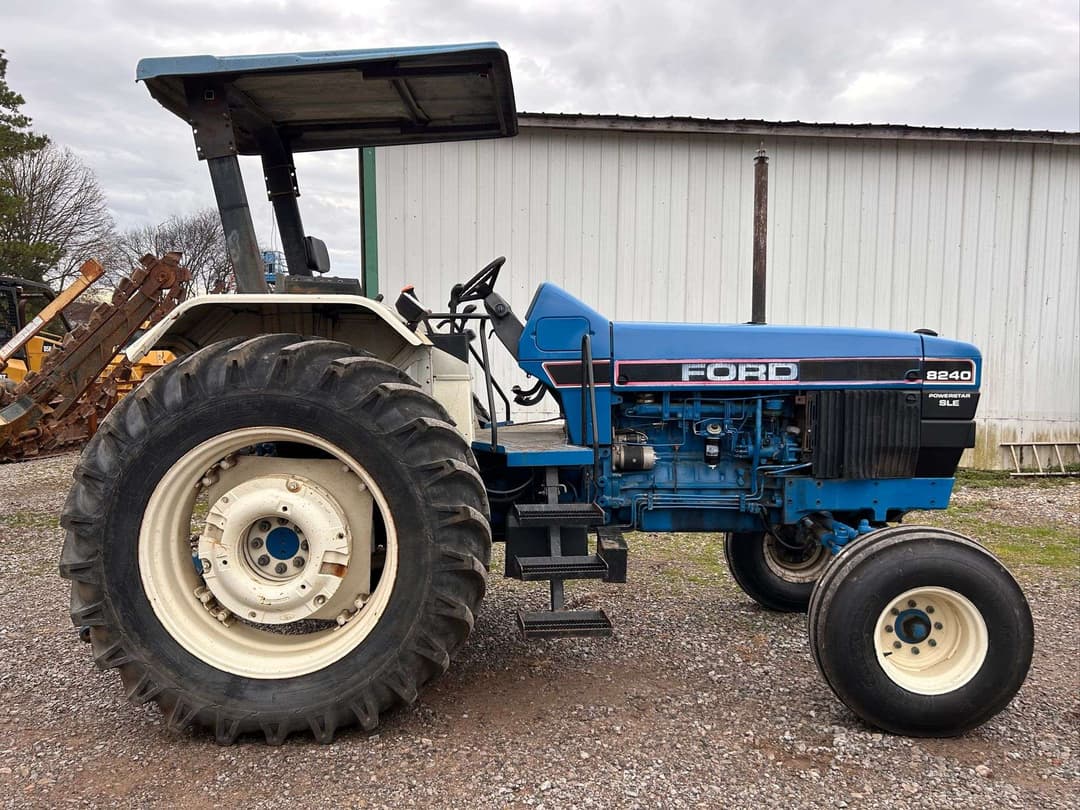 Image of Ford 8240 Primary image