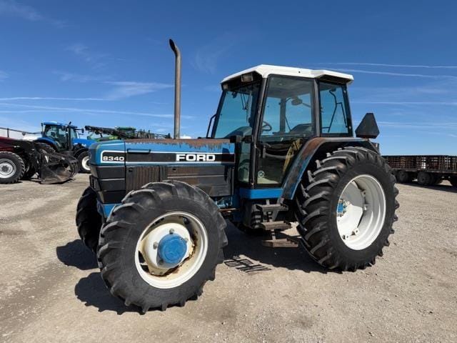 Ford 8340 Equipment Image0