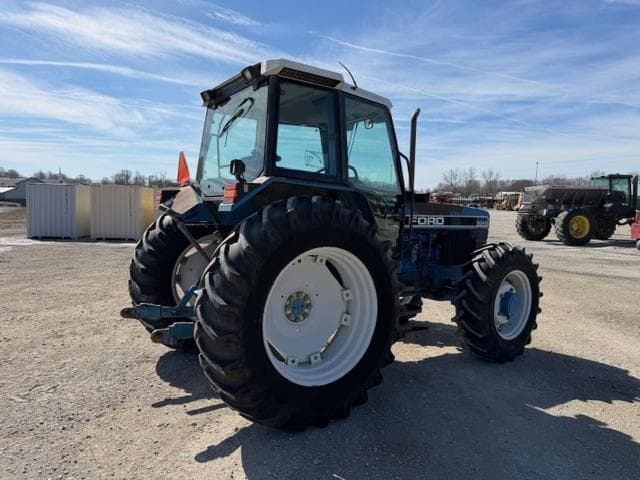 Image of Ford 8340 equipment image 4