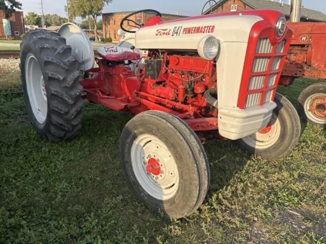 Image of Ford 841 equipment image 2