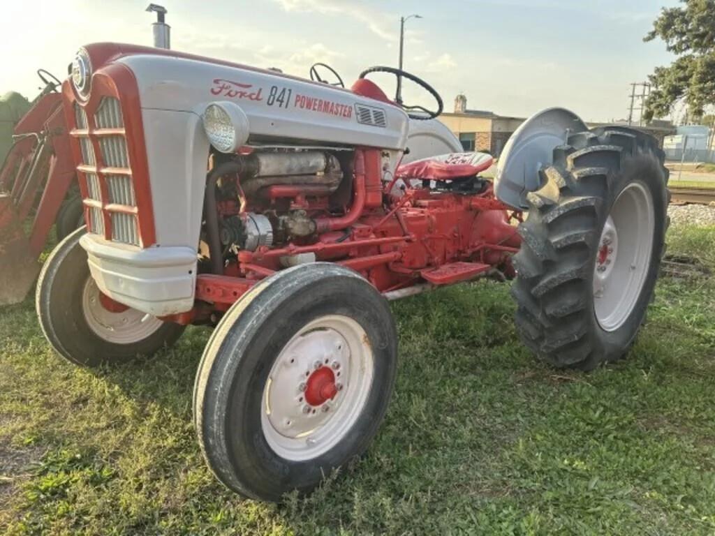 Image of Ford 841 Primary image