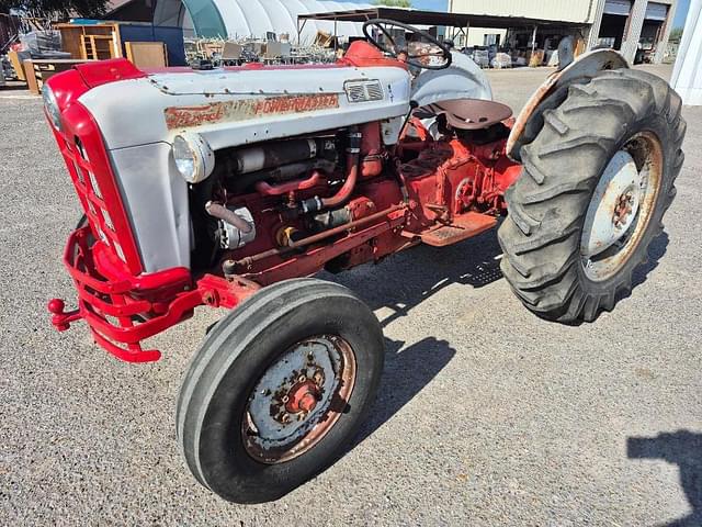 Image of Ford 841 equipment image 4