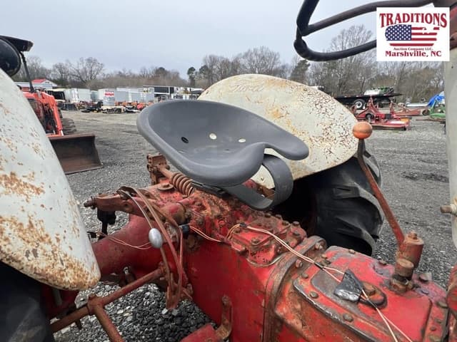 Image of Ford 850 equipment image 3